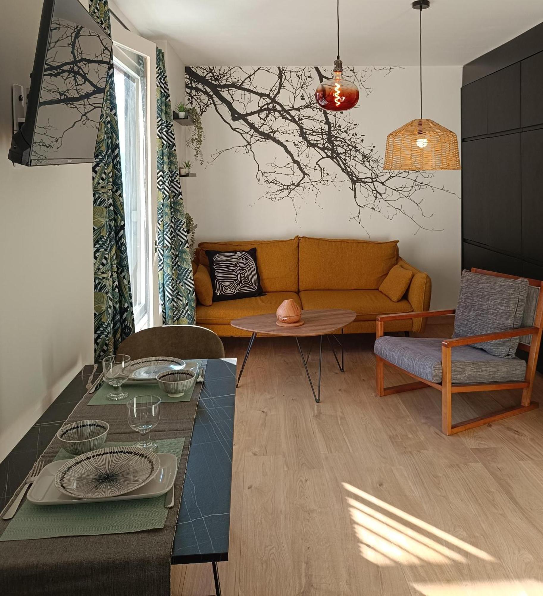 Meuble 3 Etoiles - Piscine- Balcon - Tennis Apartment Aix-les-Bains