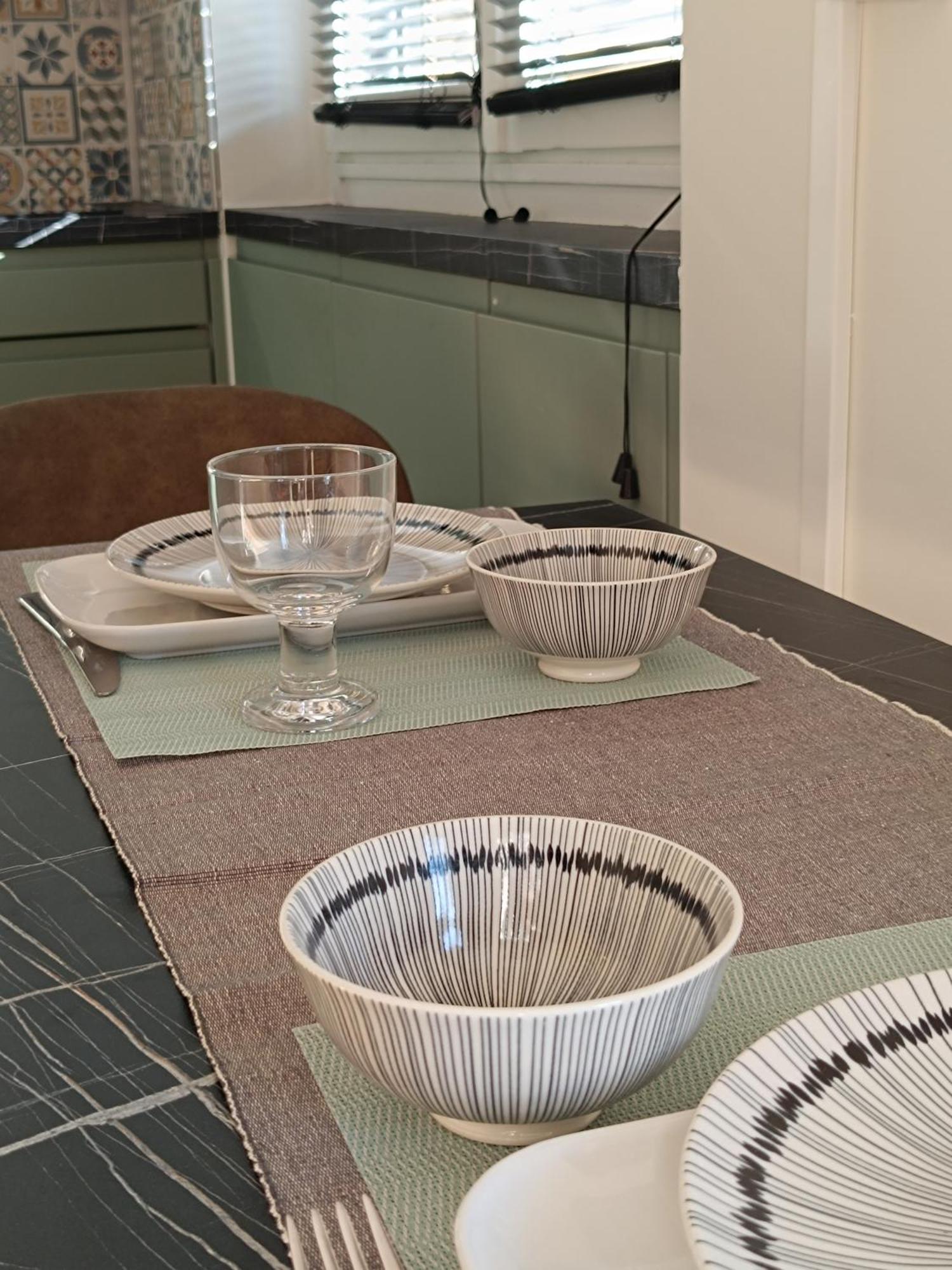 Meuble 3 Etoiles - Piscine- Balcon - Tennis Apartment Aix-les-Bains